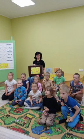 PII grupas "Pūcītes" rīta stunda "Ceļojums ar čemodānu" "Bērnu žūrijas -2025" ietvaros